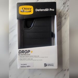 OtterBox Drop+ Wireless Charging Case